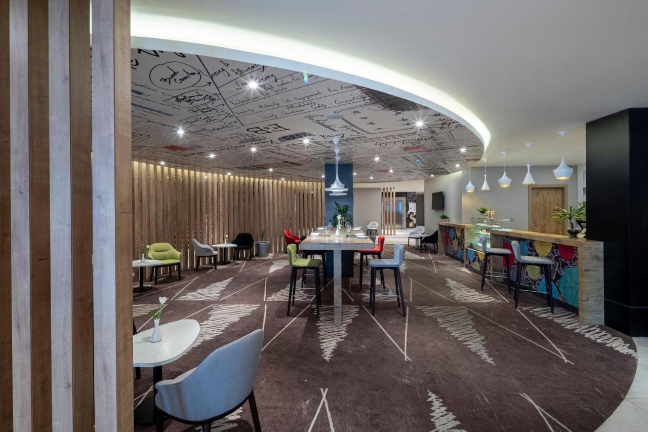 Ibis Jeddah Malik Road Hotell Eksteriør bilde
