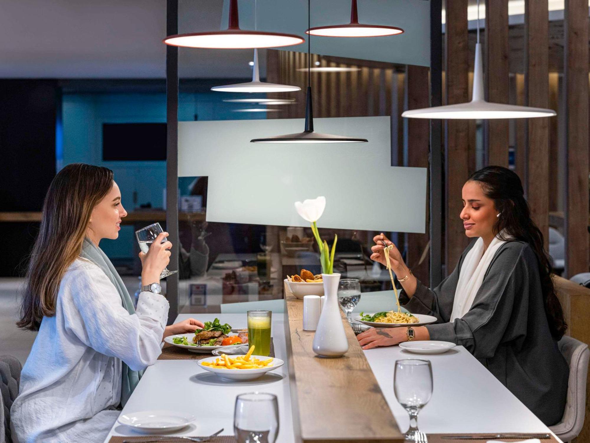 Ibis Jeddah Malik Road Hotell Eksteriør bilde