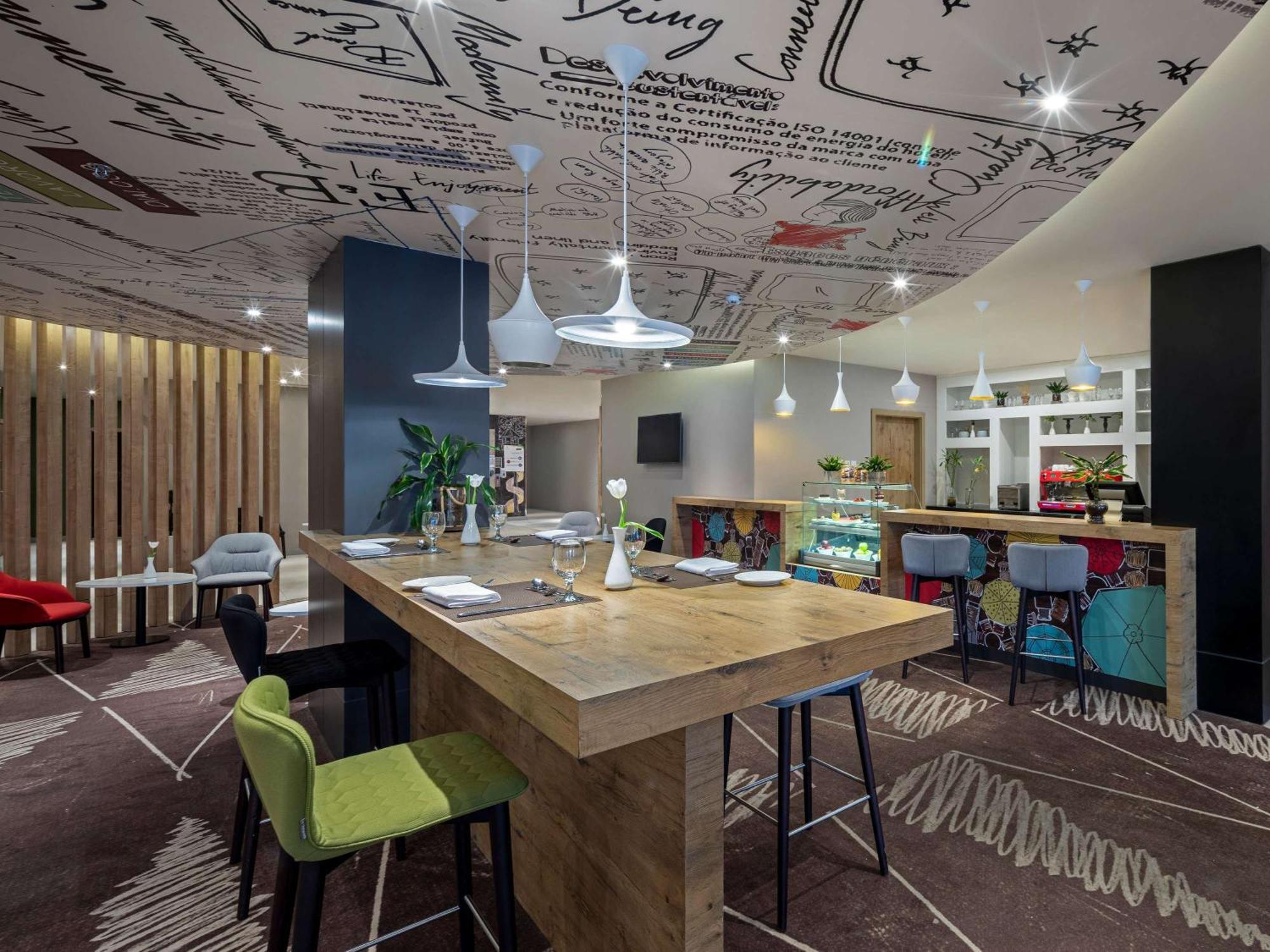 Ibis Jeddah Malik Road Hotell Eksteriør bilde